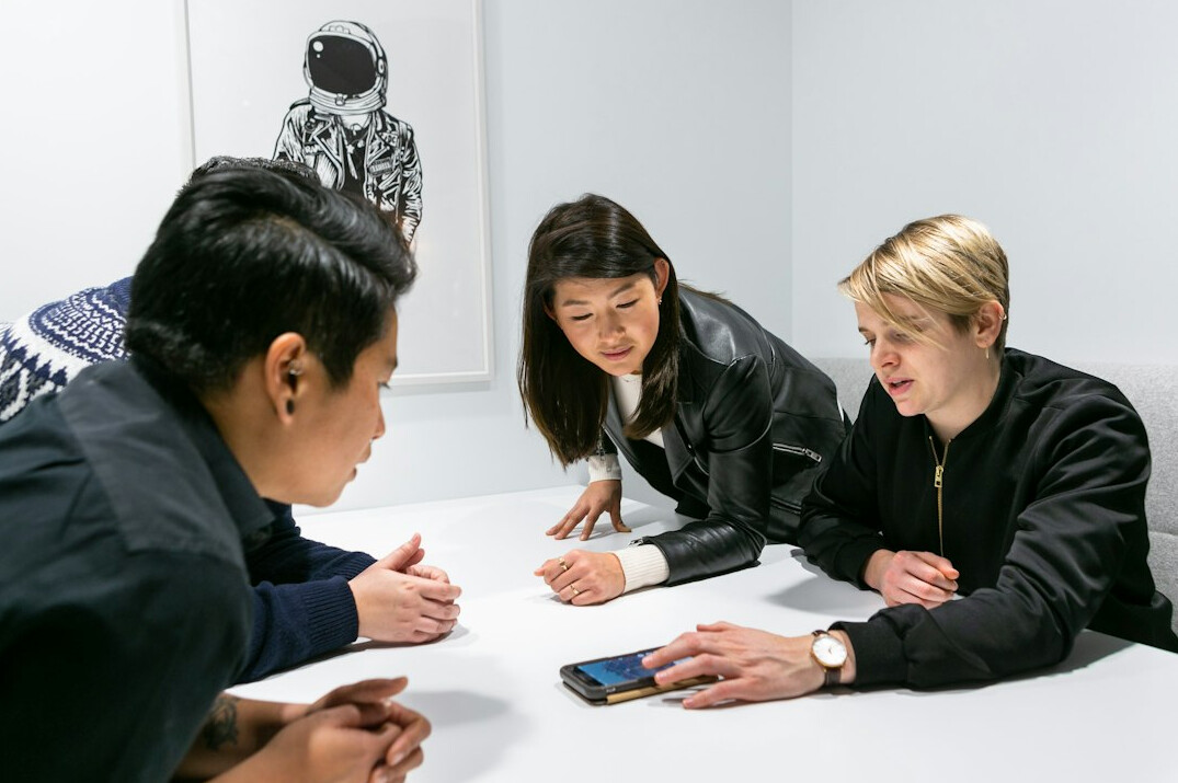 team discussing ai strategy